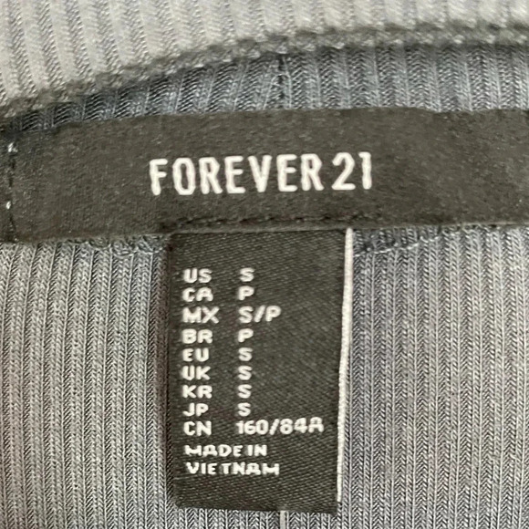 Forever 21 Ribbed V-Neck Cut-Out
Lightweight Sweater Dress Women’s size Small - Picture 8 of 11